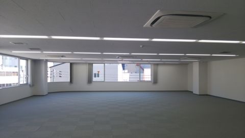 貸室内
