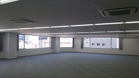 貸室内