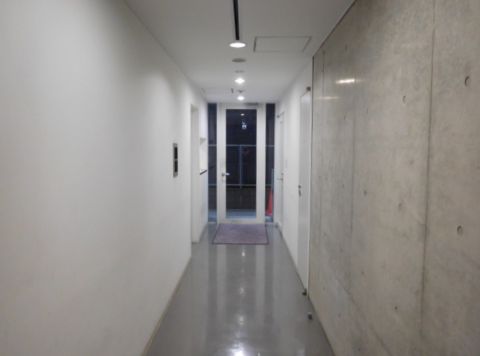 日祝、夜間通用口