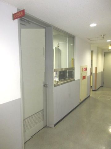 1階、守衛室