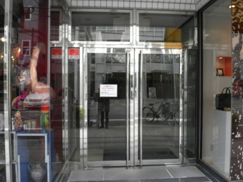 1F玄関