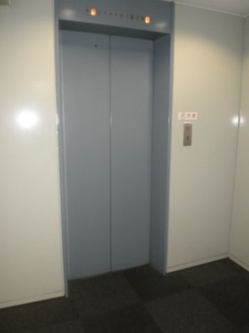 基準階、EVホール