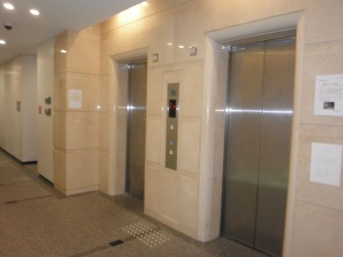 1階、EVホール