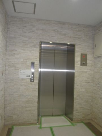 1階、EVホール