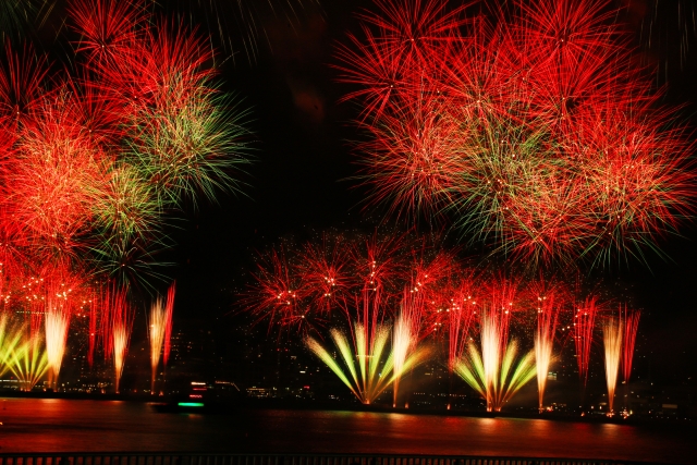 神戸港の夜景と共演する5日間連続!みなとHANABI 2025(兵庫県神戸市)