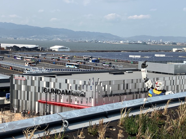 大屋根リングからのガンダムパビリオン