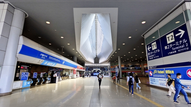 各空港内をスムーズに移動する方法