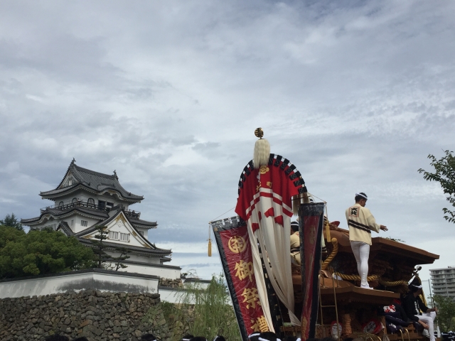 迫力満点!知名度抜群の「岸和田だんじり祭」の特徴や見どころは?