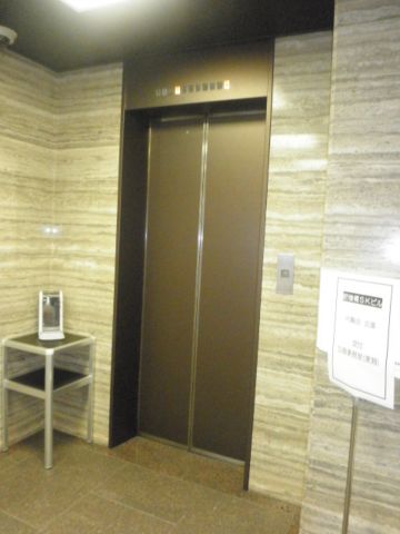 1階、EVホール