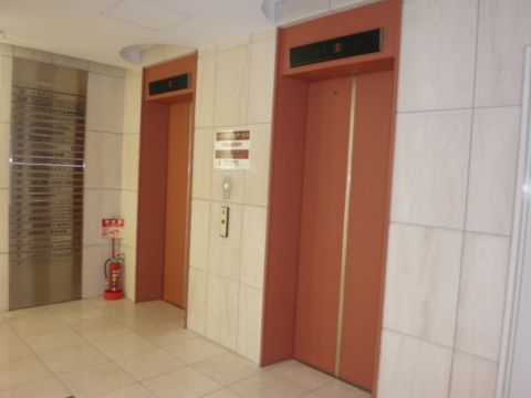 1階、EVホール