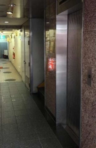 1階、EVホール
