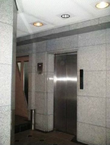 1階、EVホール
