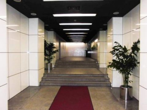 正面エントランス内②