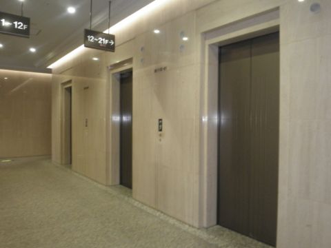 1階、EVホール②