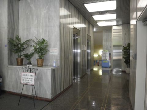 エントランス内