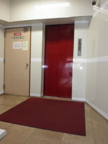 1階、EVホール