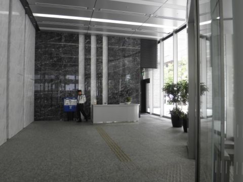 エントランス内