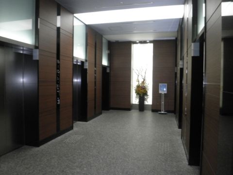 1階、EVホール