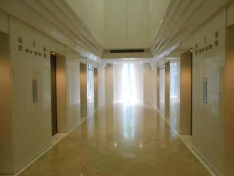 エントランス内