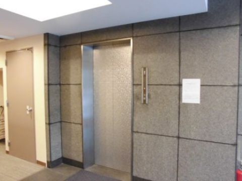 1階、EVホール