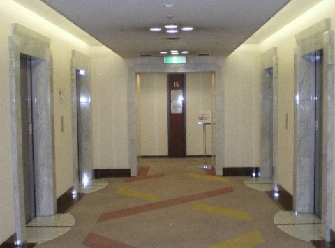 各階、EVホール