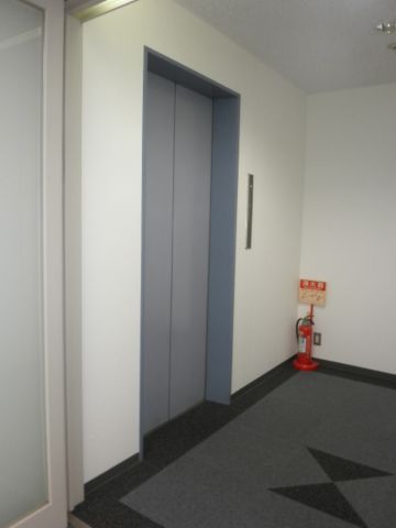 各階、EVホール