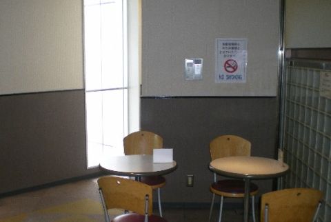 各階、リフレッシュルーム