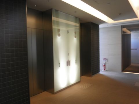 各階、EVホール