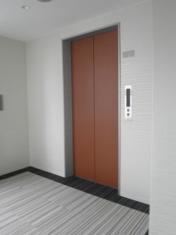 荷物用、EVホール