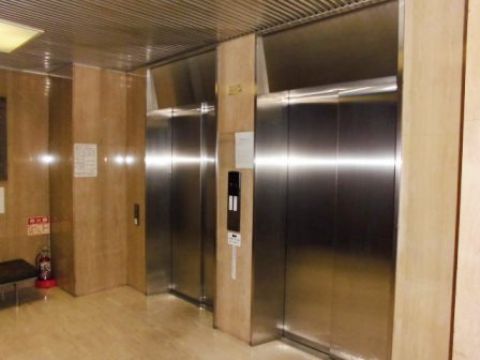 1階、EVホール