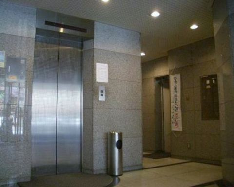 エントランス内