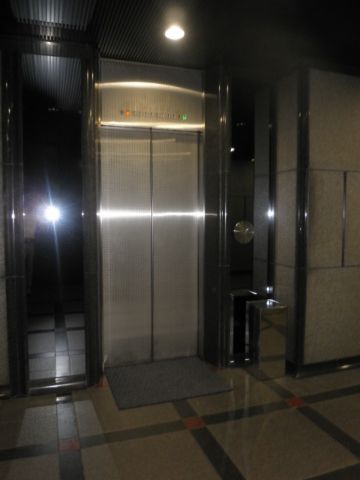 1階、EVホール