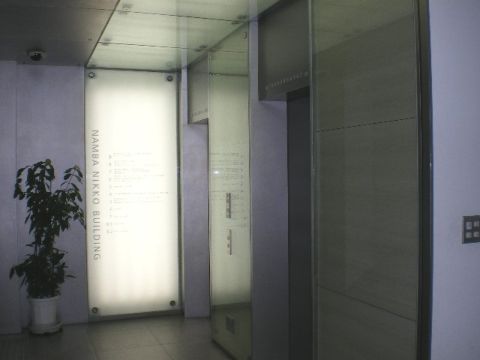1階、EVホール