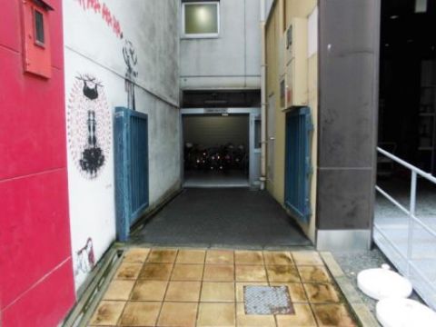 1階、通用口