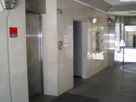 1階、EVホール