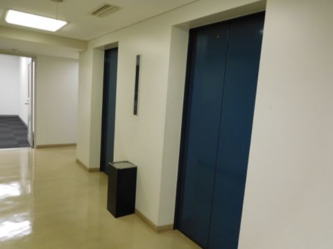各階、EV