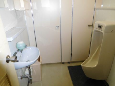 各階、共用トイレ