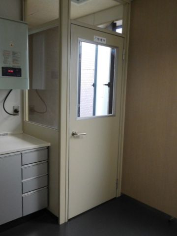 各階、喫煙コーナー