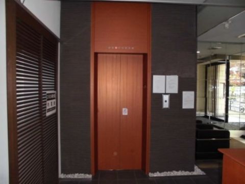 1階、EVホール