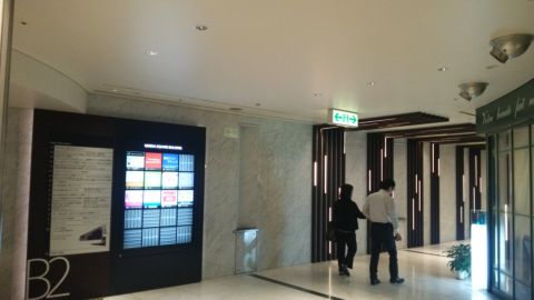 地下エントランス(駅直結)