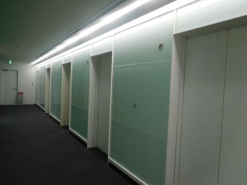 各階、EVホール