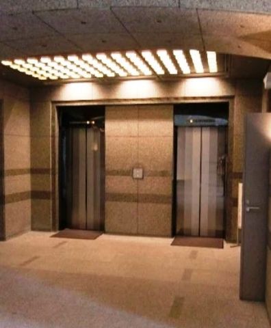 1階、EVホール