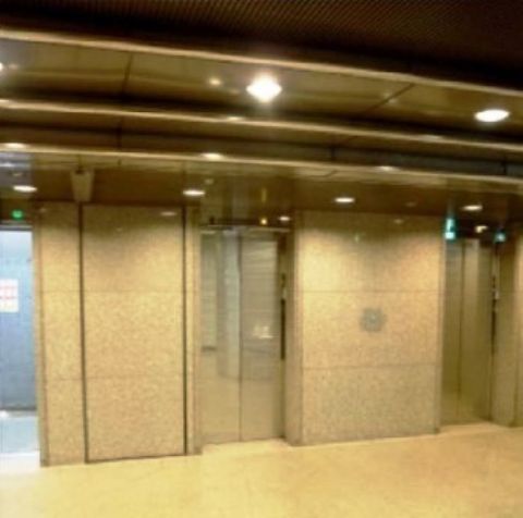 1階、EVホール