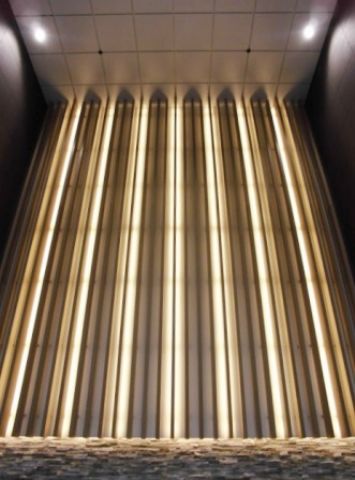 エントランス内、吹き抜