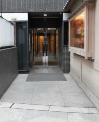 裏口、通用口