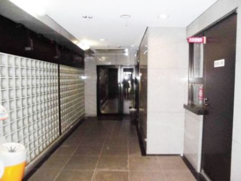 エントランス内