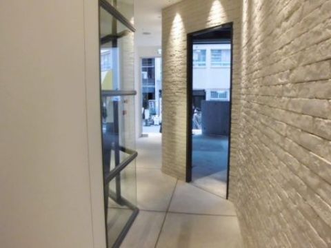 エントランス内①