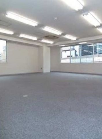 室内、明るいです。