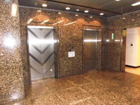 1階、EVホール