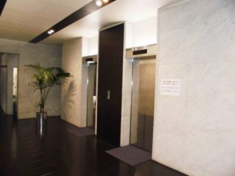 1階、EVホール